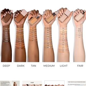 Natasha Denona HY-Glam foundation RN3 swatched 1/4 pump